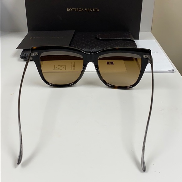 Bottega Veneta Cat Eye Sunglasses New